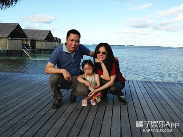 su thuc ve tin don trieu vy hat hui con rieng cua chong