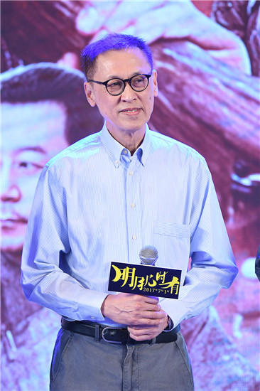 giua tin don ly hon chau tan cung nha san xuat bi bat gap vao khach san voi nhau