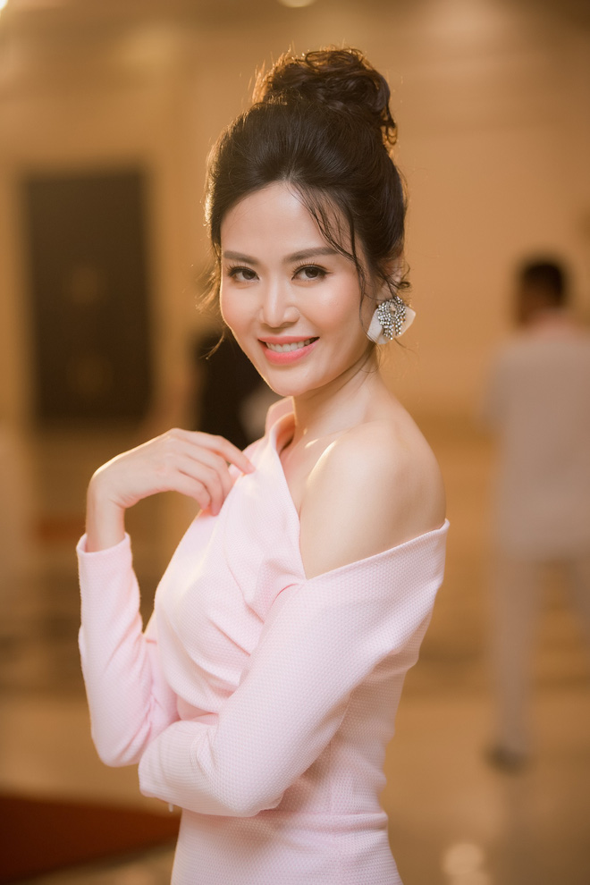 a hau beo hoang anh gay bat ngo voi voc dang manh mai