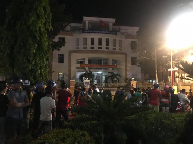 bat tam giam 4 nguoi trong vu gay roi o binh thuan