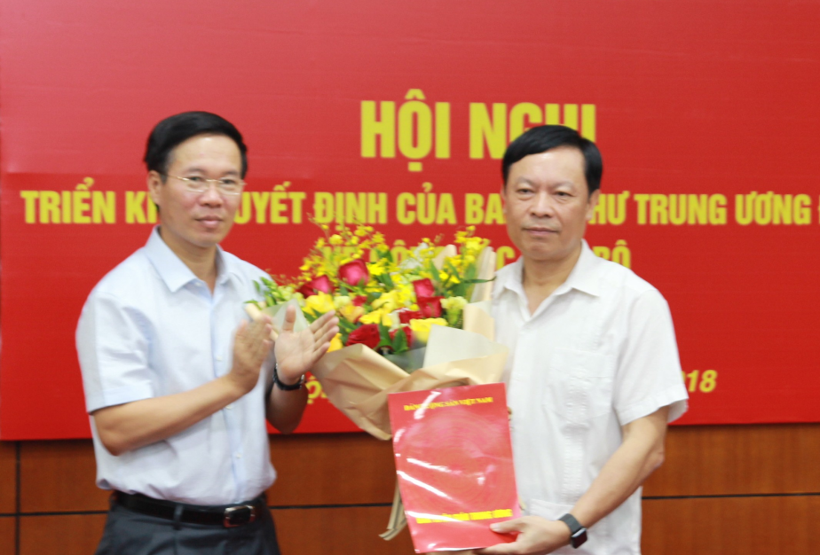 trien khai quyet dinh cua ban bi thu trung uong dang ve cong tac can bo