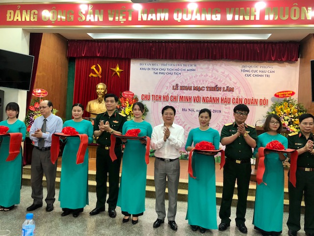 163 tu lieu quy tai trien lam chu tich ho chi minh voi nganh hau can quan doi