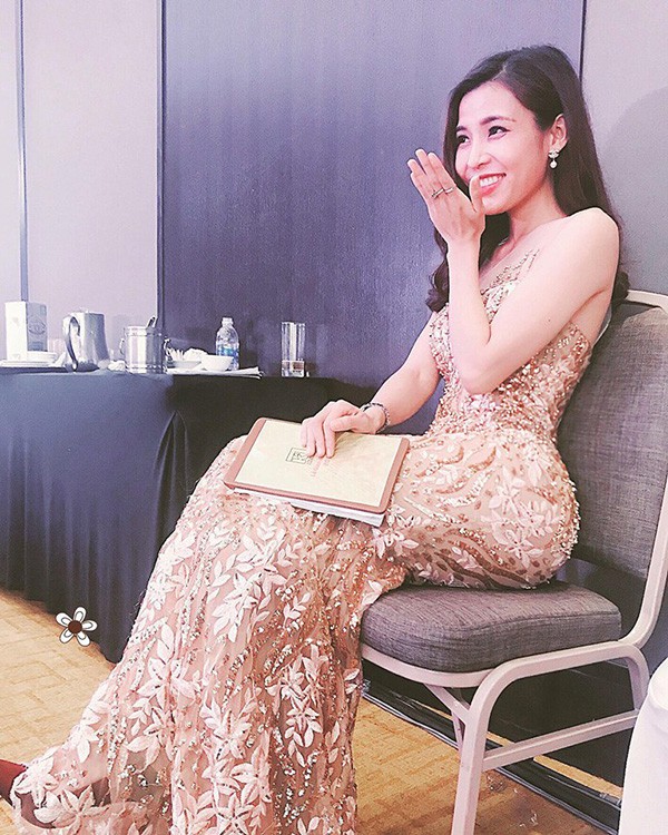 cuoc tinh ngan ngui voi mr can tro xuan nghi cua nu mc truyen hinh goi cam