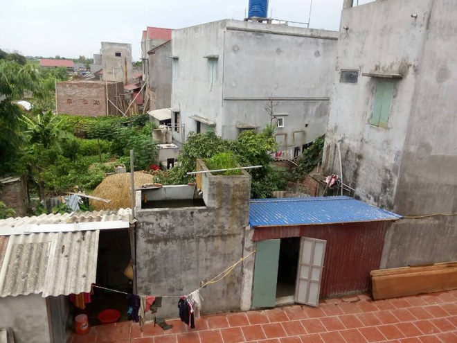 nghi an do thuoc sau vao be nuoc sinh hoat nha hang xom vi mau thuan