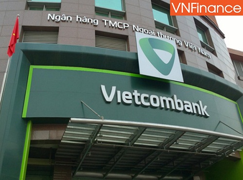 bi giam sat ong lon vietcombank het chieu tro tang thu phi nham tan thu khach hang