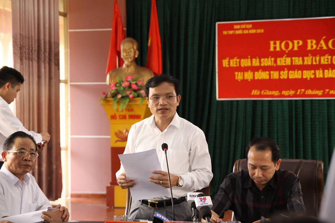 vu gian lan diem thi thpt o ha giang duoi goc nhin luat su nguoi tu y nang diem doi mat 2 toi danh muc an cao nhat 20 nam tu