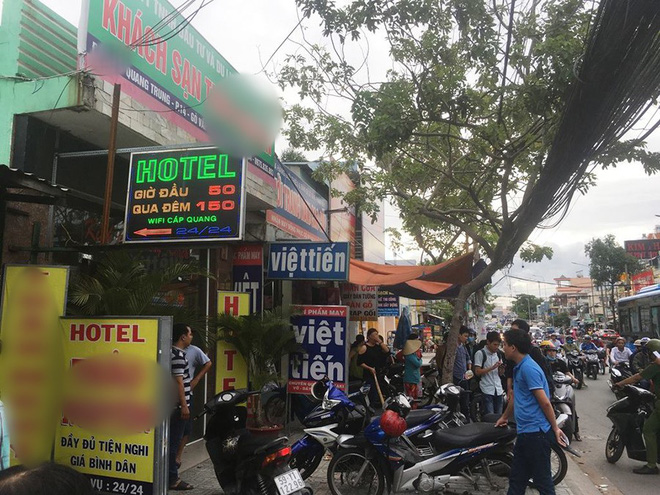 canh sat no sung khong che nhom doi tuong trom xe may cam ma tau co thu trong khach san o sai gon