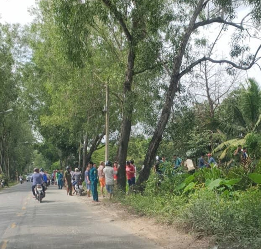 tphcm truy bat ten cuop nhan tam dap me cung be trai 3 tuoi xuong kenh de giat day chuyen