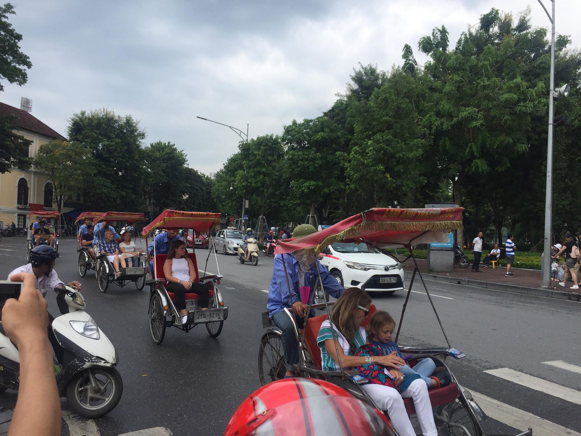 nguoi lai xich lo bi to tra lai tien vang ma cho khach tay toi khong bao gio lam cai viec that duc day
