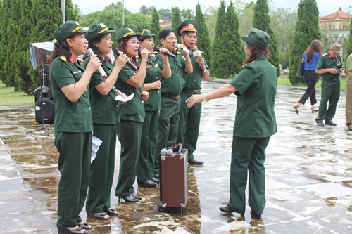 tri an nhung nguoi co cong voi cach mang hai nuoc viet nam va lao