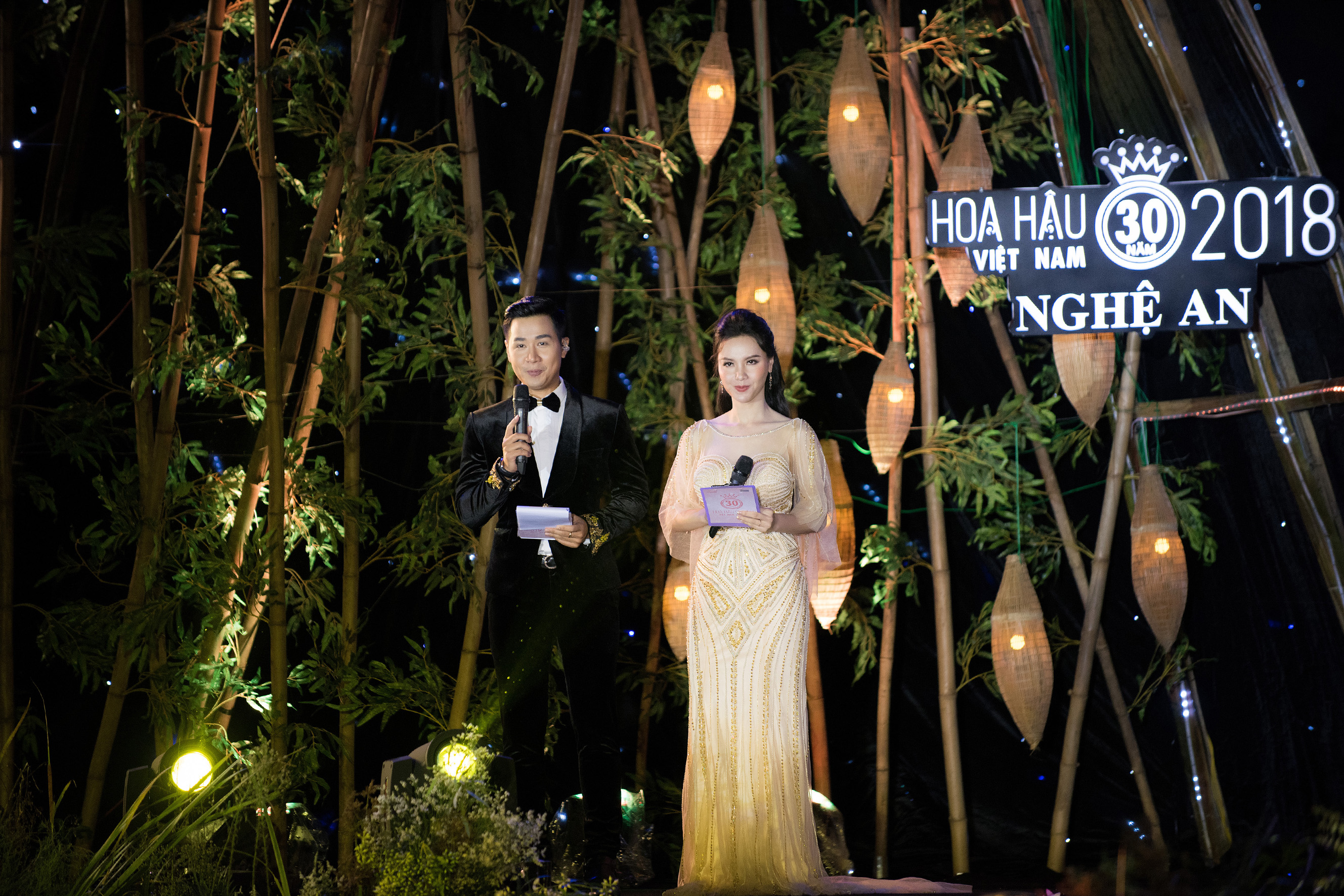 hoa hau viet nam 2018 nhieu thi sinh chung khao phia bac bi ngat xiu