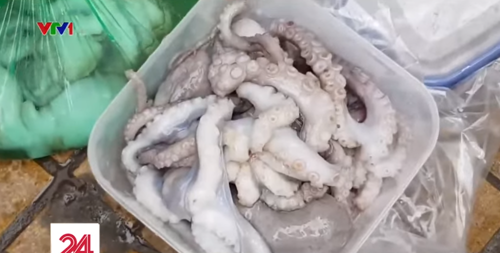 vu tay rua bach tuoc bang hoa chat tai ha noi chu co so noi khong nhan vien lai noi khac