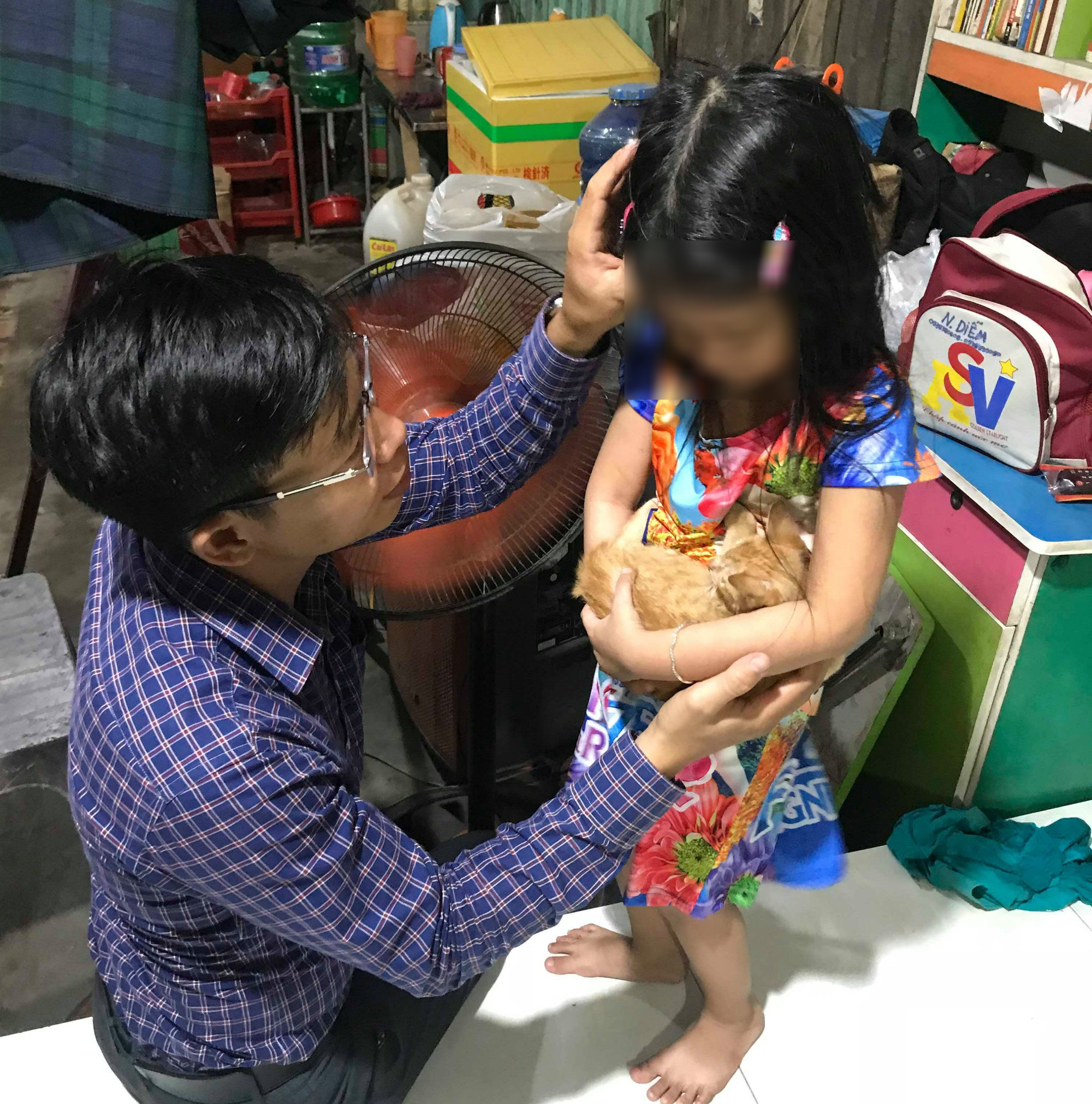 vu be gai 5 tuoi bi co giao tat phat hien cuc mau trong tai be gia dinh gui don toi hoi bao ve quyen tre em tphcm
