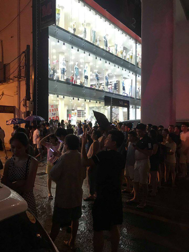 ha noi hang tram cu dan chung cu bo chay tan loan giua troi mua khi phat hien co chuong bao chay