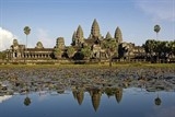 campuchia cam du khach an uong chay xe co gioi gan den angkor wat