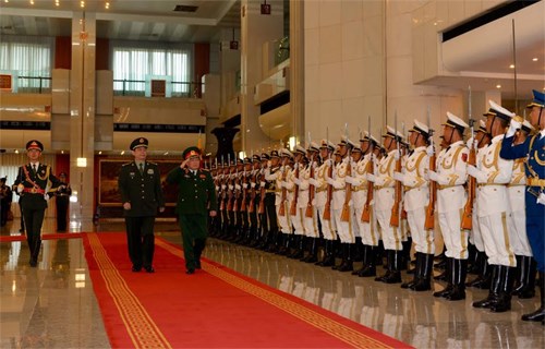 bo truong quoc phong viet trung trao doi thang than van de bien dong