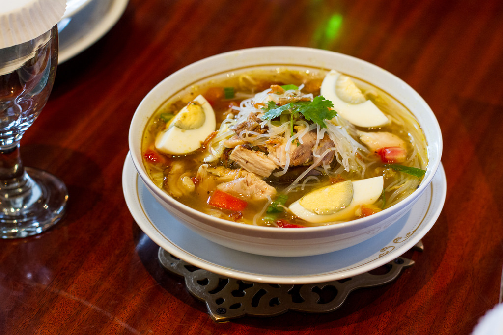 pho bo va bun cha se gop mat tai lien hoan am thuc duong pho dong nam a