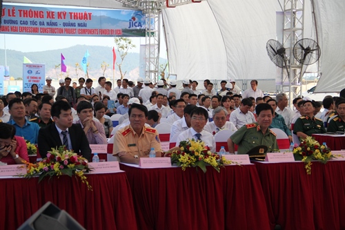 da nang thong xe tuyen duong cao toc da nang quang ngai