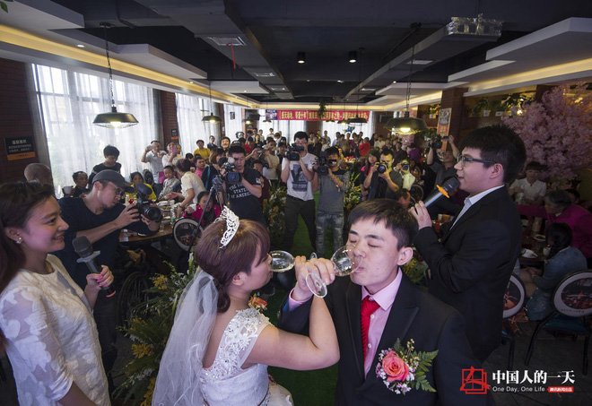 yeu nhau 10 nam chang trai quyet dinh dam cuoi sau khi biet ban gai mac benh ung thu