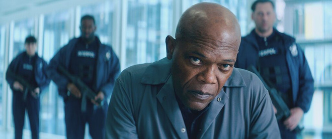 phan khich voi man ket hop co mot khong hai cua bo doi ryan reynolds samuel l jackson