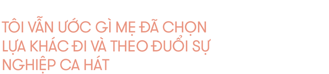 ca si hoang bach me la nguoi da danh doi ca su nghiep va uoc mo ca hat cua minh cho chung toi