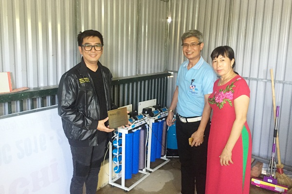 clb rotary bangkok mang nuoc sach den voi tre em bac giang