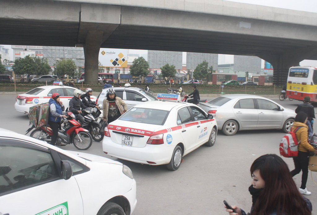 hiep hoi taxi ha noi quyet phan doi du thao taxi
