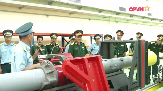 an tuong quan su viet nam tuan qua vu khi tu dong do viet nam nghien cuu che tao