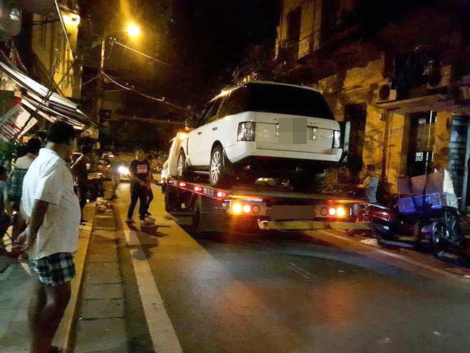 ha noi choi dua cung anh trai chau be 19 thang tuoi bi xe range rover tong tu vong