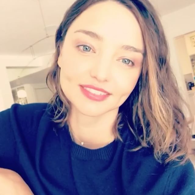 chi xuong pho thoi ma miranda kerr cung xinh dep ngat ngay nhu the nay