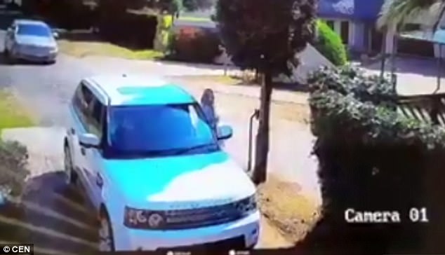 gap cuop co vu trang cap doi di range rover phan ung ngoan muc nhu trong phim