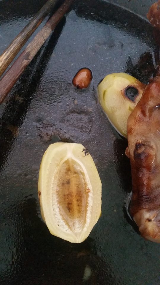 cuoi sai quai ham voi mon canh loi sua me ruot nau cho con gai qua du du be nhu mat muoi khuyen mai them hat lac co don