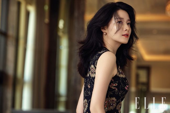 46 tuoi lee young ae van khien dan em phai kieng de vi ve dep vuot thoi gian