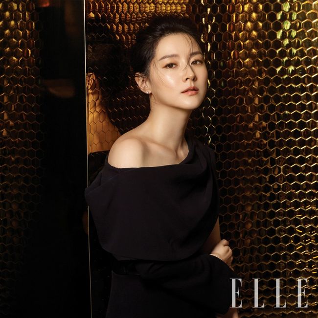 46 tuoi lee young ae van khien dan em phai kieng de vi ve dep vuot thoi gian
