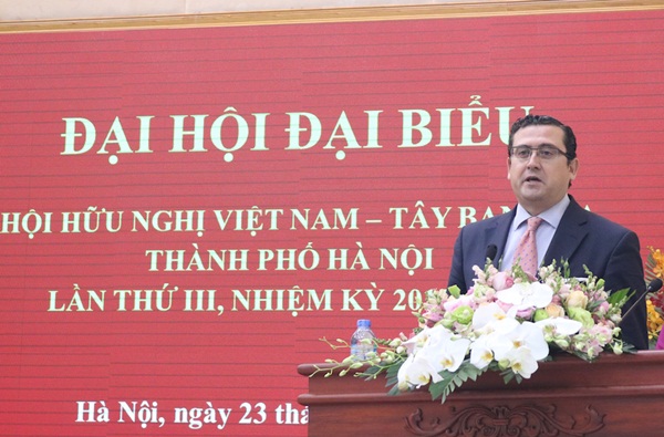 25 uy vien duoc bau vao ban chap hanh hoi huu nghi viet nam tay ban nha tp ha noi khoa iii
