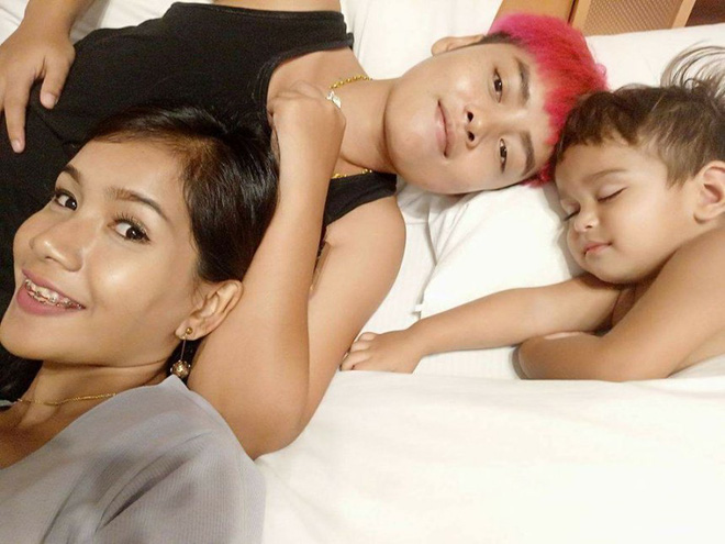 to am hanh phuc cua cap dong tinh nu thai lan cung cau con trai khau khinh khien nhieu nguoi nguong mo