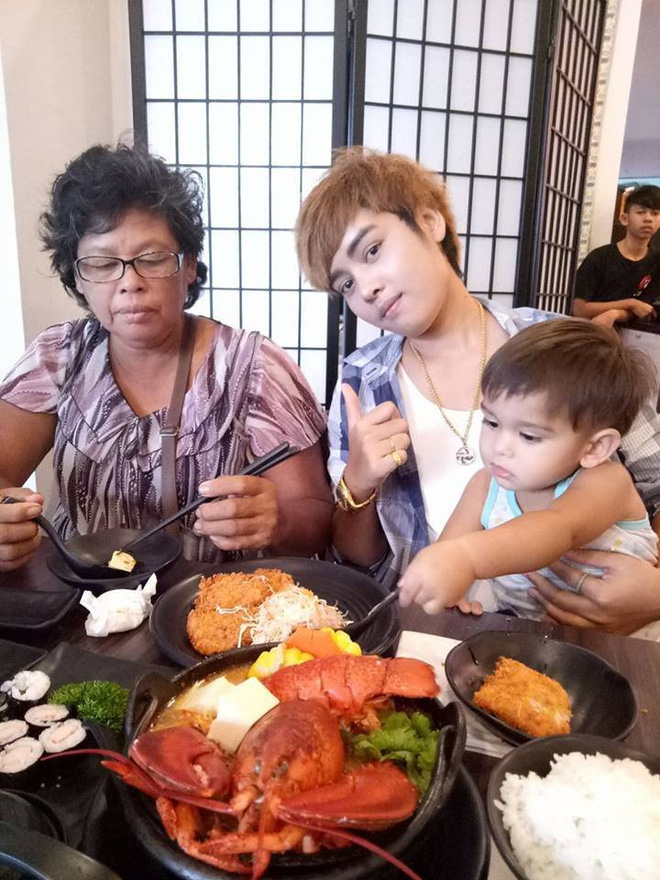 to am hanh phuc cua cap dong tinh nu thai lan cung cau con trai khau khinh khien nhieu nguoi nguong mo