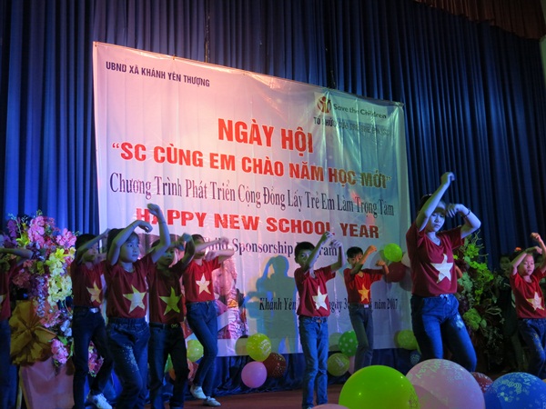save the children cung em chao nam hoc moi