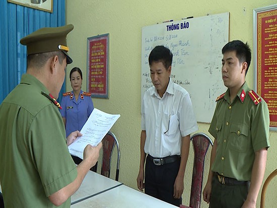 cong an kham nha pho giam doc so giao duc va dao tao tinh son la