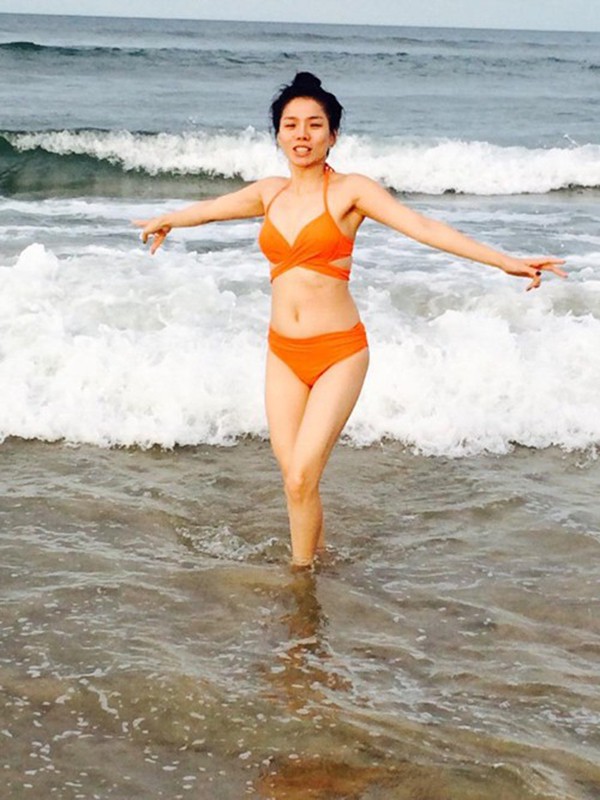 chi cao 1m55 nhung le quyen van bat chap tung anh bikini nong bong