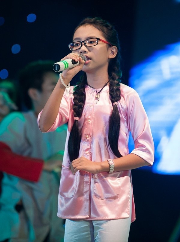loat sao nhi co hoan canh kho khan da thay doi nhu the nao sau khi noi tieng