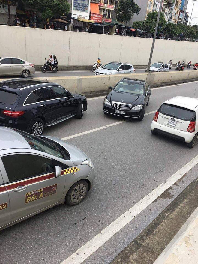ha noi loi khai cua nam tai xe mercedes bien ngu quy chay nguoc chieu trong ham kim lien