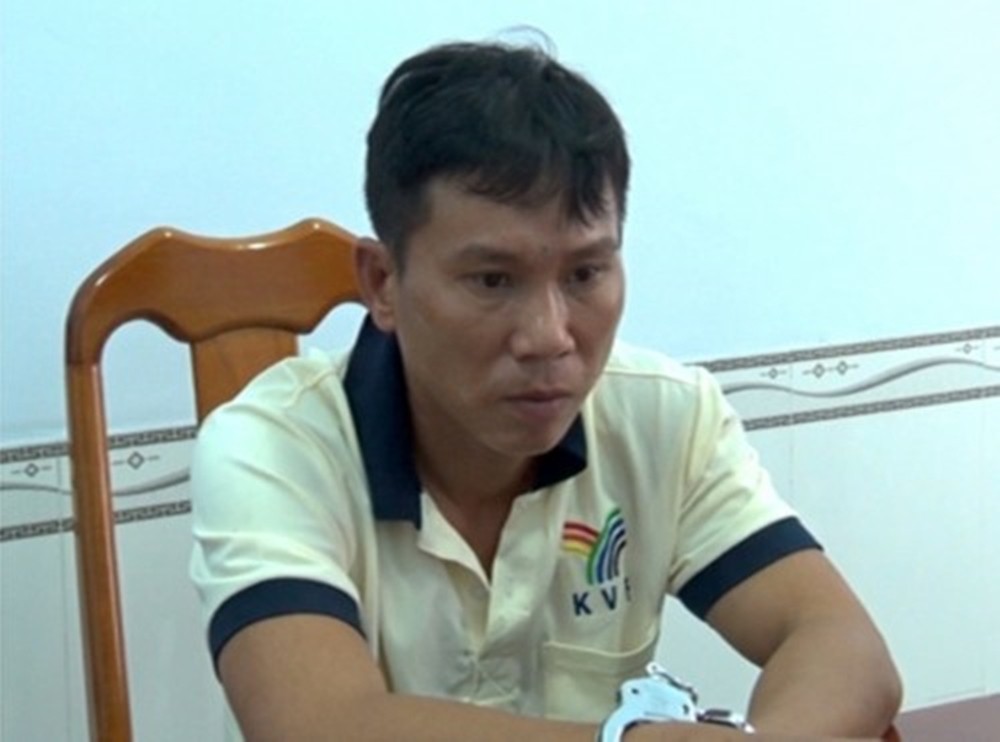 qua khu bat hao cua ke chem vo phong hoa dot chet chi vo va be trai 11 thang tuoi o ca mau
