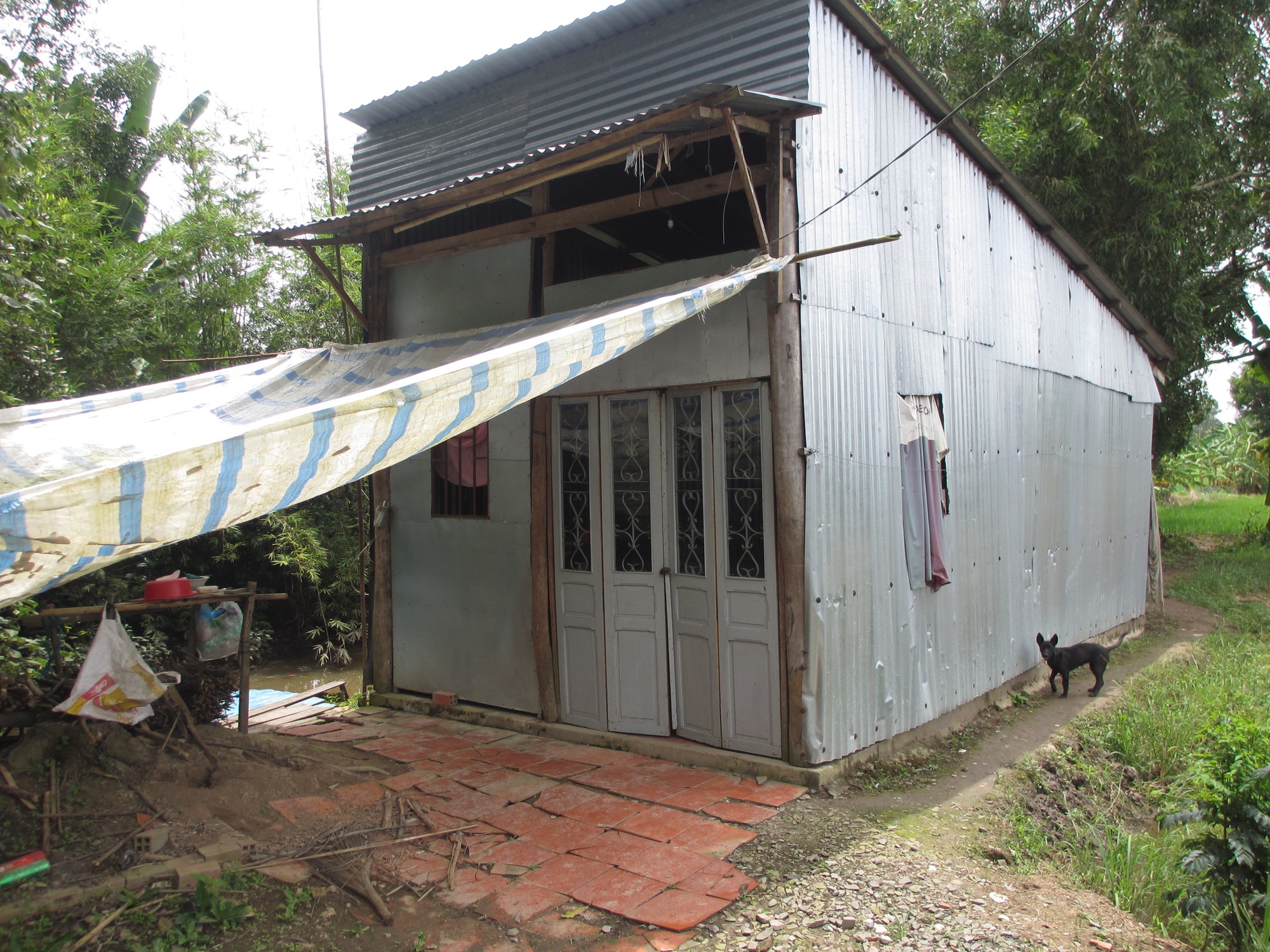 qua khu bat hao cua ke chem vo phong hoa dot chet chi vo va be trai 11 thang tuoi o ca mau
