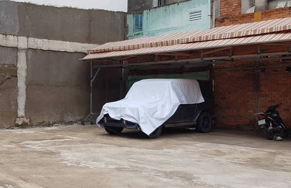 sieu xe mercedes gan bien gia quan doi cong an lien lac nhung tai xe khong quay ve de lam viec