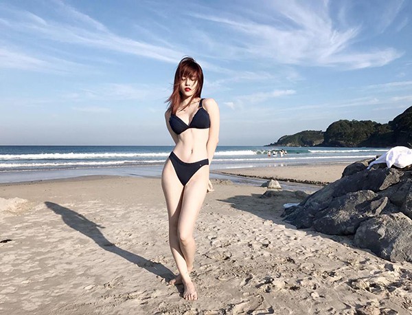 ban gai tin don cua son tung khoe anh bikini moi sexy het co