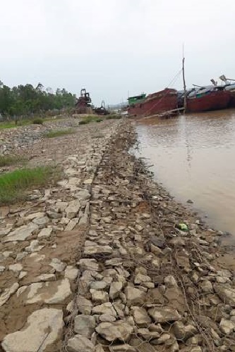 nghe an ke cho ng sa t lo ven song la i sa t lo nghiem trong