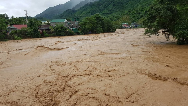 nghe an hai di chau tu vong do nuoc lu cuon troi