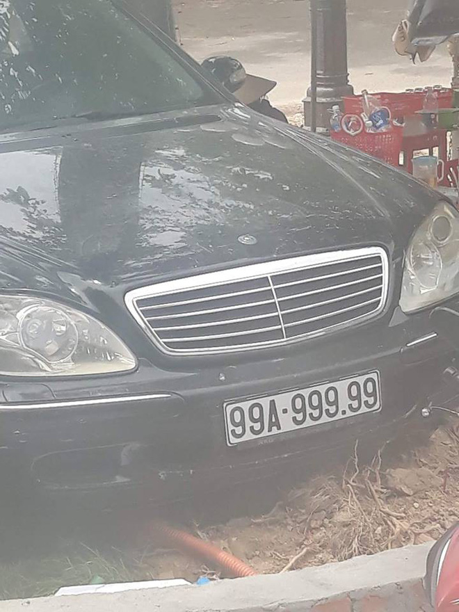 o to so huu bien so sieu doc nhung cho dau xe con doc hon