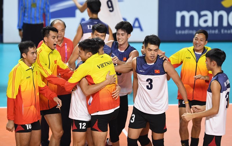 nguoi ham mo mung khi bong chuyen nam thang trung quoc